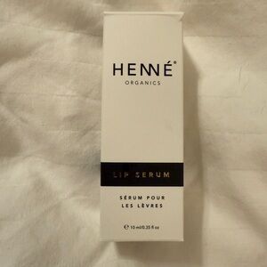 Henne Lip Serum - Black and White Elegance